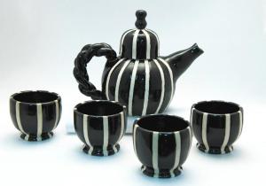 Teapot-black-and-white-stripe-s